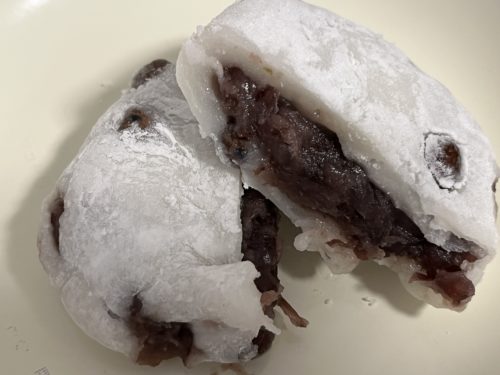 三原堂本店の豆大福（粒あん）3