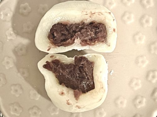 『やまざき』さんの『白大福（つぶあん）』3